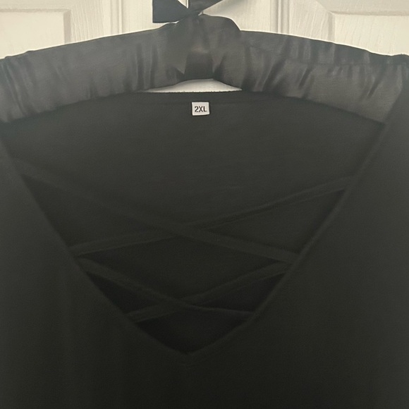 Amoretu Womens' Black Plus Size (2XL) Top with Long Sleeve Criss Cross Neck EUC - Picture 3 of 6